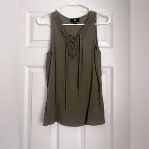 Olive VNeck tank‎